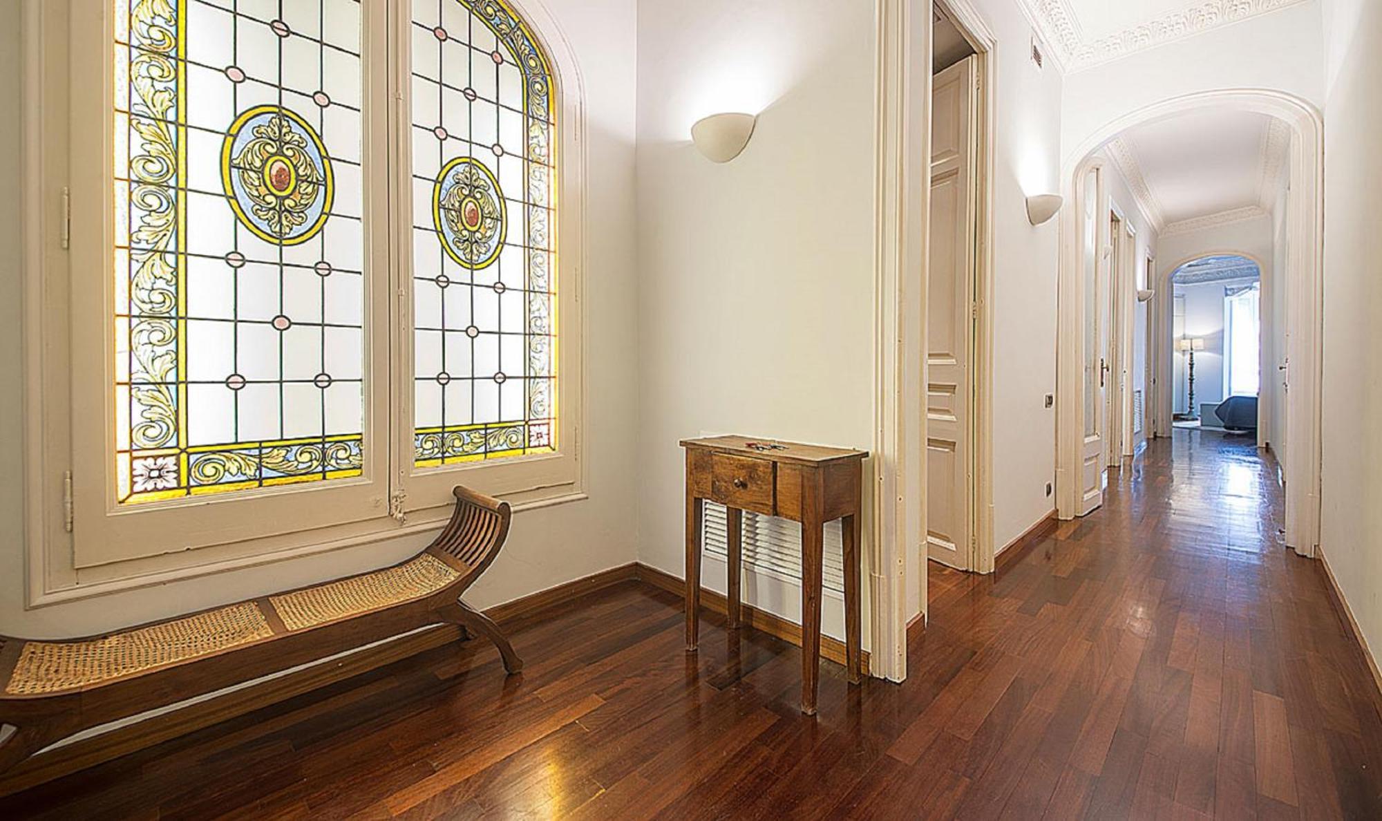 Appartement 4 En Calle Balmes - Stylish